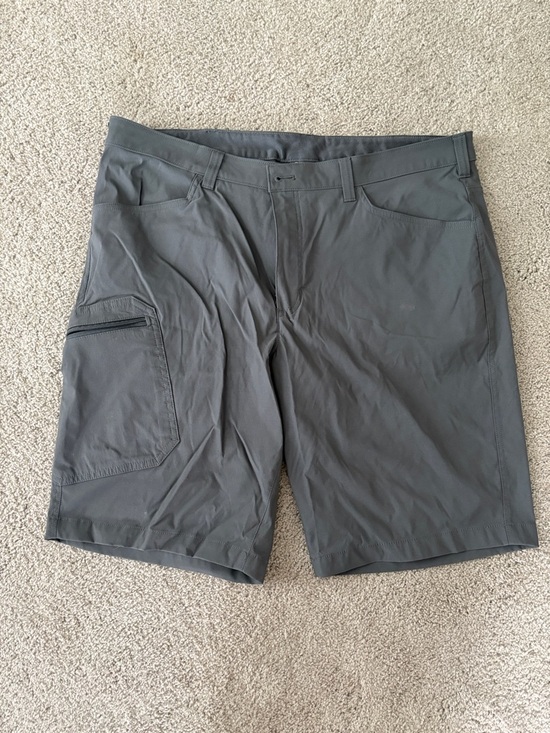 Columbia Other - Columbia Men's Gray Cargo Shorts with Zip Pocket